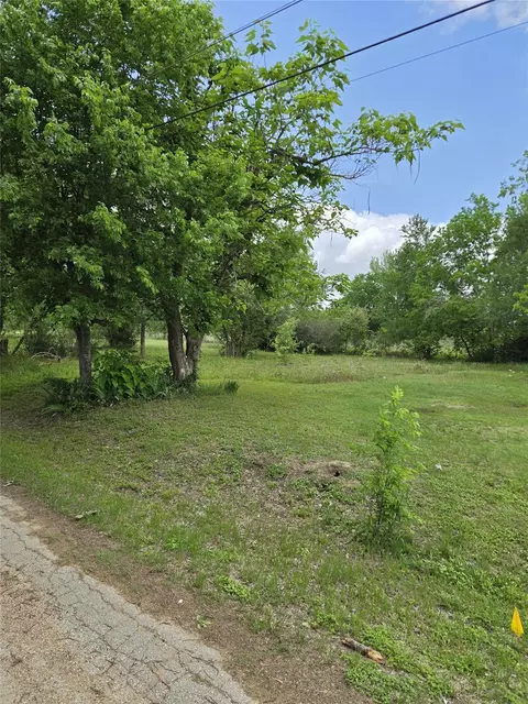 1340 Sauls St, Navasota, TX 77868