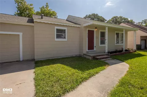 3140 Boyd Ave, Groves, TX 77619