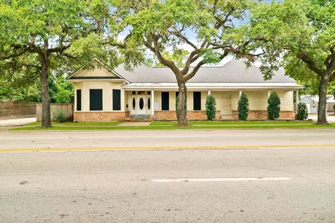 800 Jackson St, Richmond, TX 77469