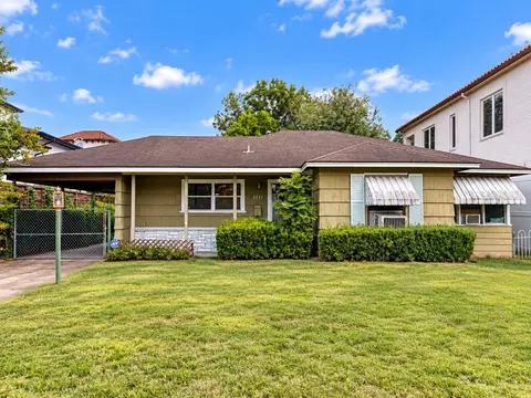 5551 Aspen St, Houston, TX 77081