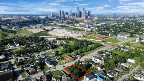 2319 Lorraine St, Houston, TX 77026