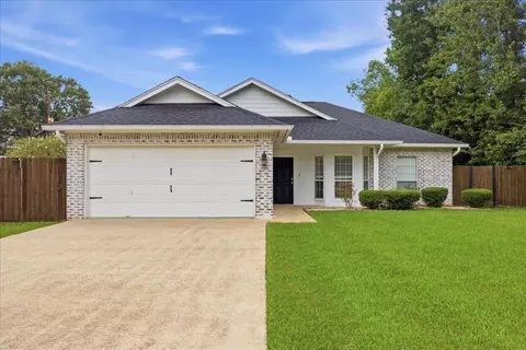 495 Moore Dr, Vidor, TX 77662