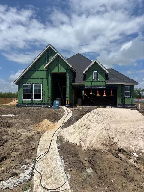 15039 Mission Ave, Mont Belvieu, TX 77523