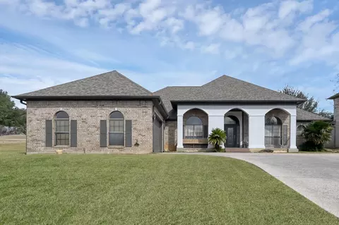 135 April Waters Dr N, Montgomery, TX 77356