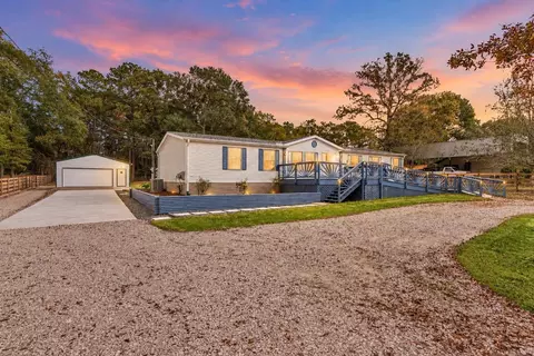 4621 Price Rd, Montgomery, TX 77316