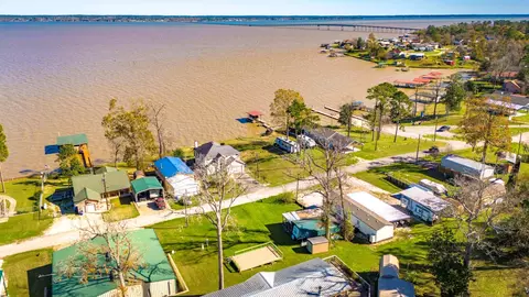 240 Key Largo Loop, Point Blank, TX 77364 photo 4