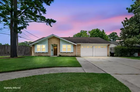 11910 Mullins Dr, Houston, TX 77035