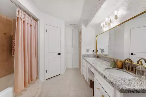Bath - 3414 Blue Candle Dr, Spring, TX 77388 photo 2 of 4