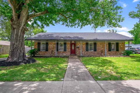 10307 Catlett Ln, La Porte, TX 77571