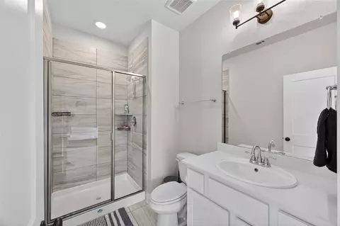 Bath - 9827 Wright Dr, Manvel, TX 77578 photo 6 of 6