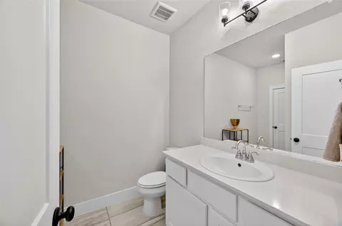Bath - 9827 Wright Dr, Manvel, TX 77578 photo 5 of 6