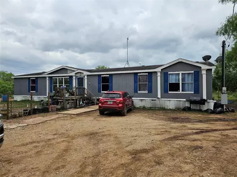 608 Country Breeze, Floresville, TX 78114