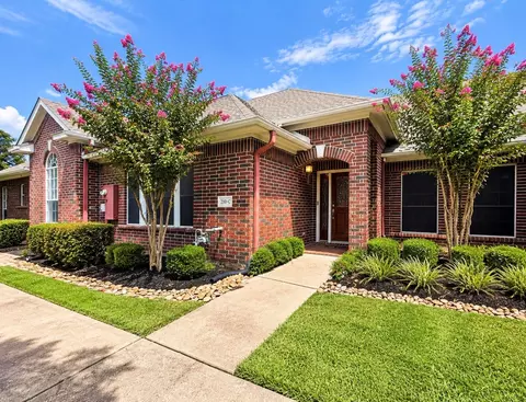 210 Clearview Ave #C, Friendswood, TX 77546
