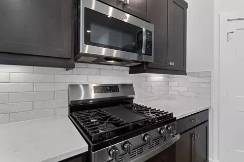 Kitchen - 516 Red Cascade Trl, Willis, TX 77318 photo 3 of 4