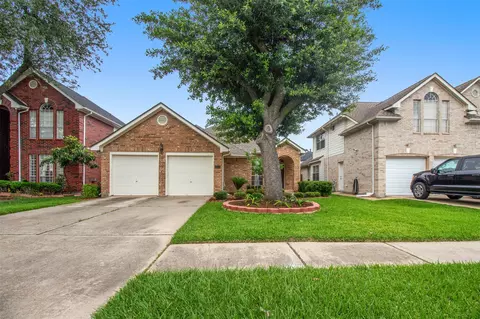 10618 Spring Brook Dr, Houston, TX 77041