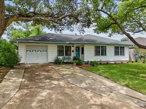 3026 Danforth Dr, Texas City, TX 77590