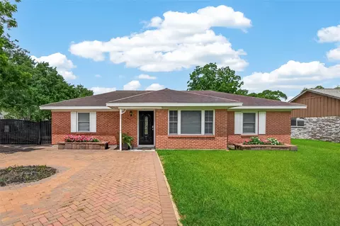 207 Eldridge Rd, Sugar Land, TX 77478