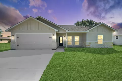 706 Clara Ave, El Campo, TX 77437