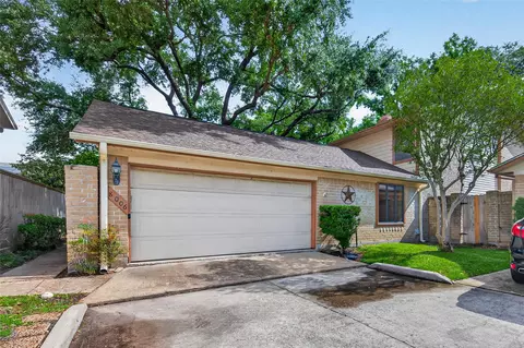 8006 Oakwood Forest Dr, Houston, TX 77040
