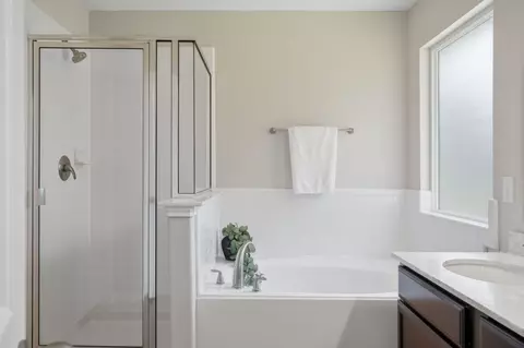 Bath - 5819 Deleon Trail Dr, Spring, TX 77379 photo 3 of 4