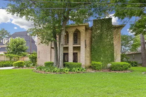13115 Holston Hills Dr, Houston, TX 77069