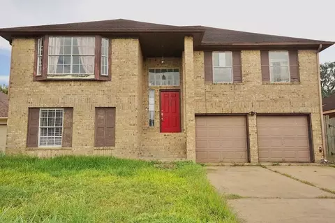 110 Almond Dr, Lake Jackson, TX 77566