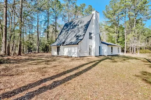 3298 Colonial Dr, Kountze, TX 77625