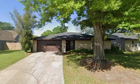 2901 23rd St, Orange, TX 77630