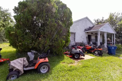 2421 12th Ave N, Texas City, TX 77590