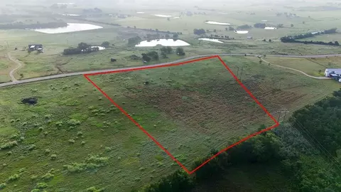 227 Vineyard View Trl, Carmine, TX 78932