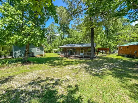 Exterior - 206 Tallow St, Onalaska, TX 77360 photo 6 of 13