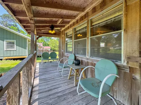 Exterior - 206 Tallow St, Onalaska, TX 77360 photo 4 of 13