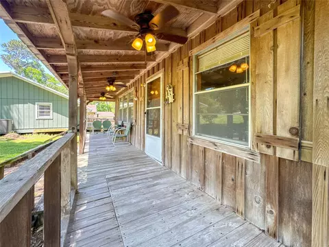 Exterior - 206 Tallow St, Onalaska, TX 77360 photo 5 of 13
