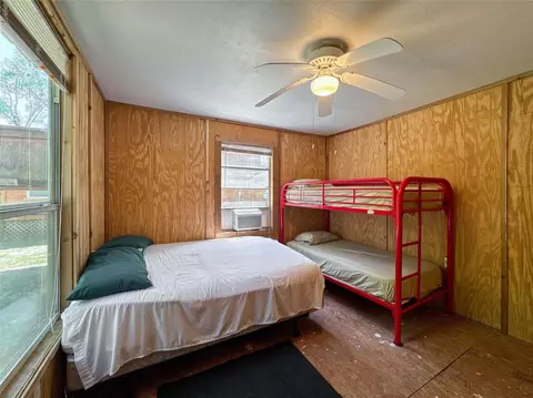 Bedroom - 206 Tallow St, Onalaska, TX 77360 photo 1 of 3