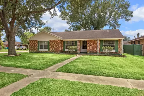 4619 Pinebrook Ln, Houston, TX 77053