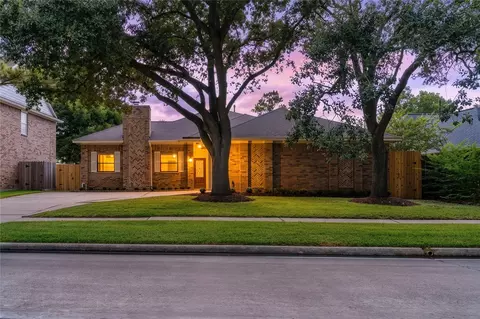 210 Mill Trail Dr, Sugar Land, TX 77498