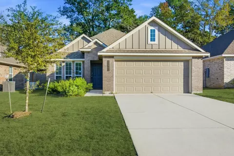 11962 Sunshine Park Dr N, Willis, TX 77318