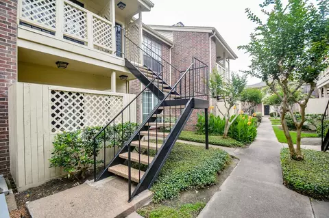 2121 El Paseo St #2002, Houston, TX 77054
