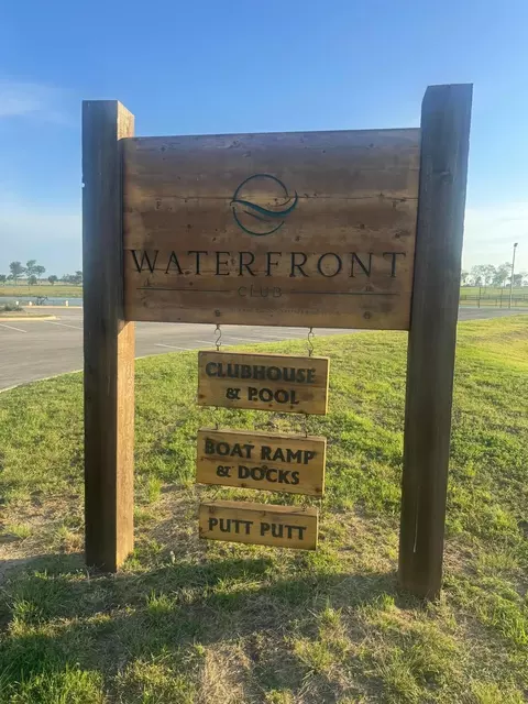 1 Water Front Clb Dr, Corsicana, TX 75109