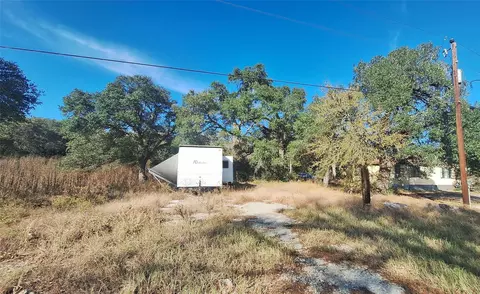 109 Folz St, Snook, TX 77878