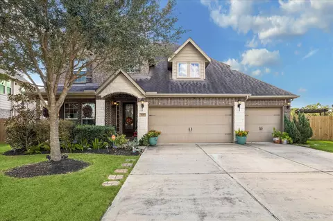 1728 Lake Raven Dr, Dickinson, TX 77539