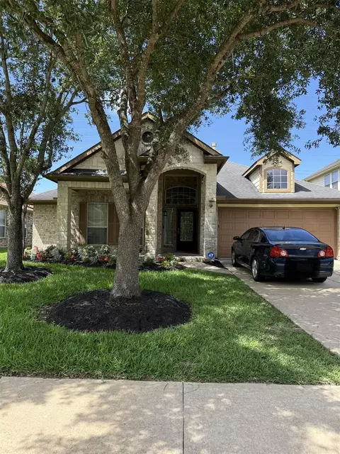 12811 Flat Creek Dr, Pearland, TX 77584