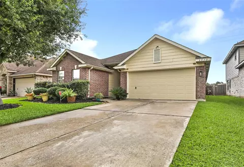 6030 Sandy Creek Dr, Baytown, TX 77523