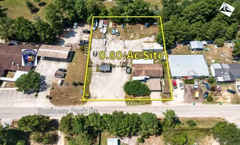 123 Business Park Dr, Willis, TX 77378