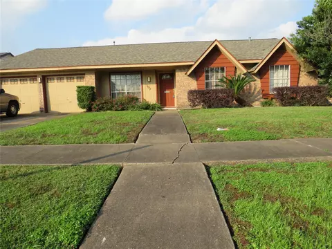 303 Coronation Dr, Houston, TX 77034