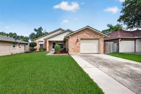 2316 29th Ave N, Texas City, TX 77590