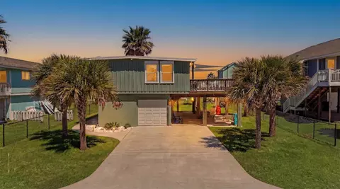 4031 Panola Dr, Galveston, TX 77554