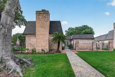 2230 S Fountain Valley Dr, Missouri City, TX 77459