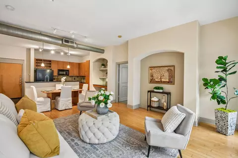 1901 Post Oak Blvd #2607, Houston, TX 77056
