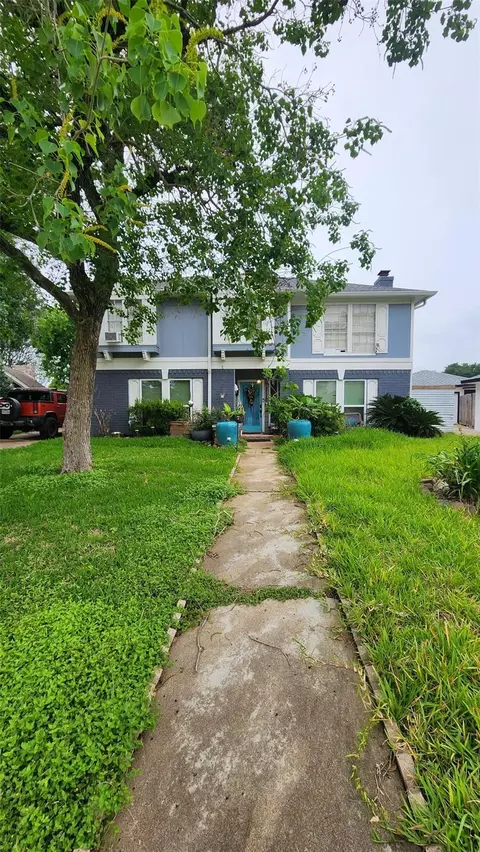 13334 Agarita Ln, Houston, TX 77083